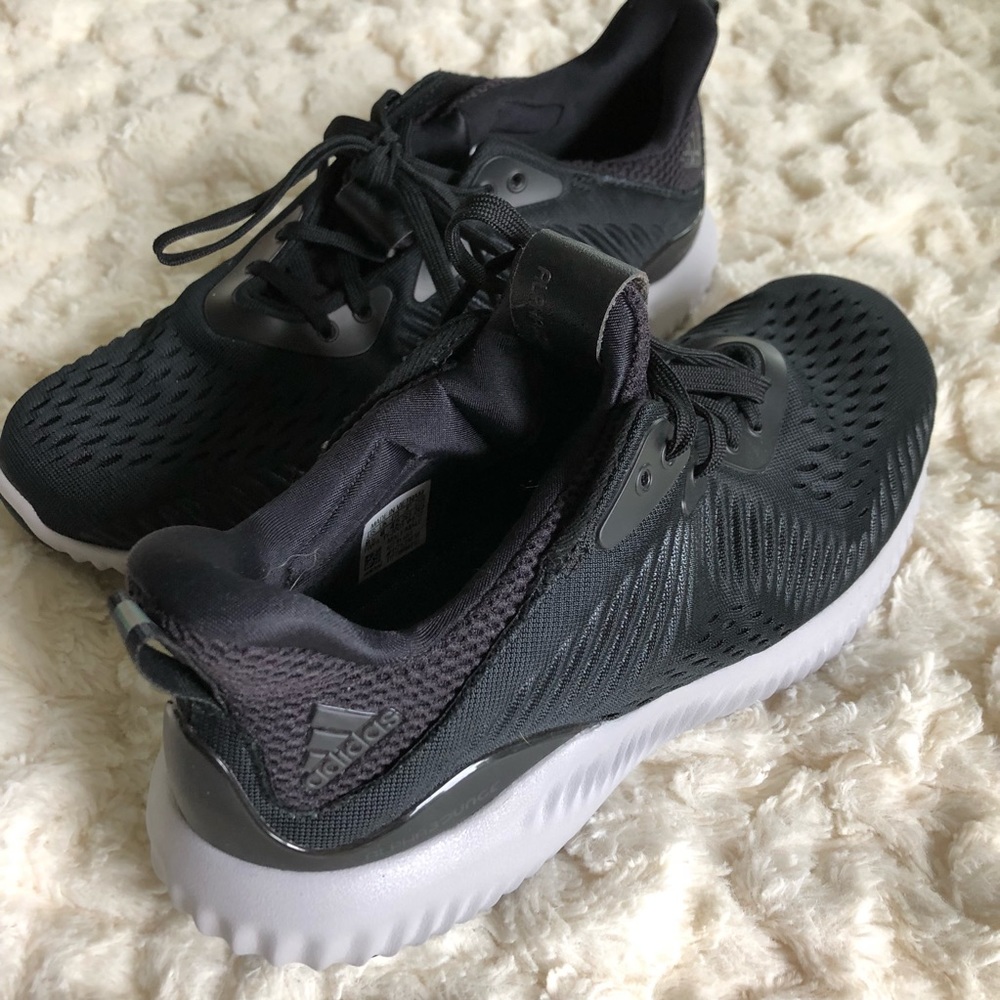 Adidas Alpha Bounce size 8.5 (Men’s)